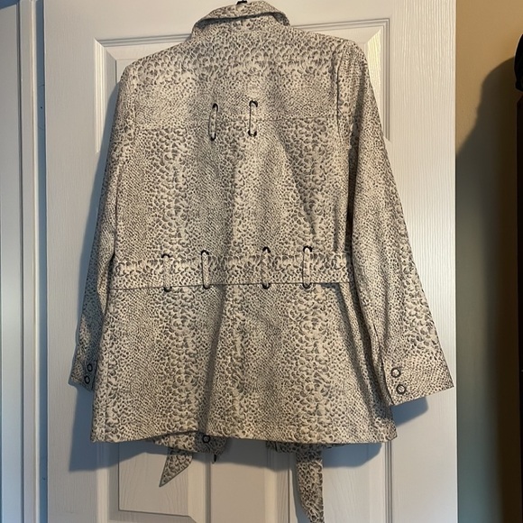 Chico’s women’s faux snakeskin trench coat jacket size small - Picture 5 of 10